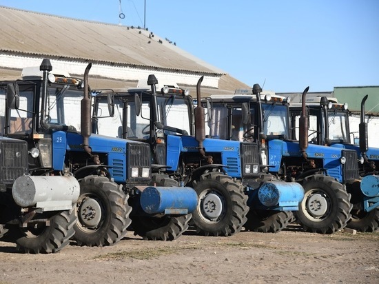 30 тракторов выделят власти Волгоградской области для борьбы с пожарами