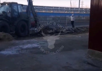 Новый асфальт в мкр Геофизический (Каштак) разбила бригада рабочих