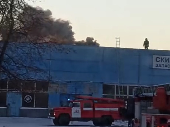 В Челябинске был крупный пожар в автоцентре