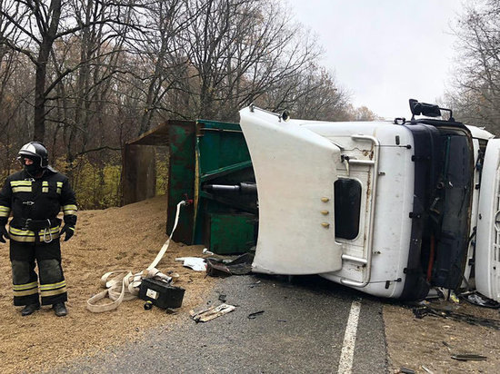 Под Горячим Ключом в страшной аварии с грузовиком погибли четыре человека