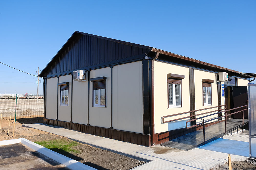 Дорогу в астраханском селе спасают от смыва в реку - KP.RU