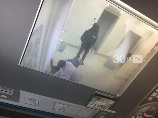 Под Казанью неизвестный с пистолетом совершил ограбление банка