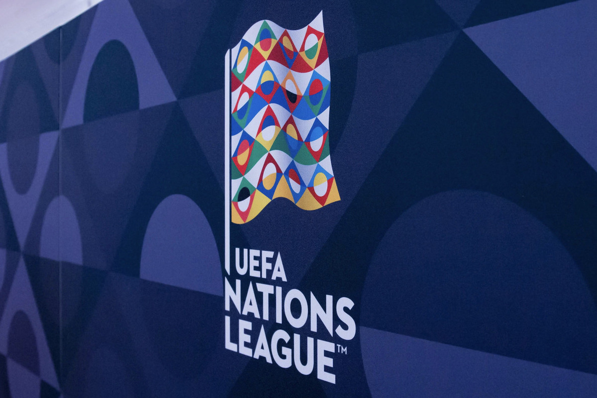 УЕФА заменил польскую бригаду судей на английскую в матче Сербия – Россия