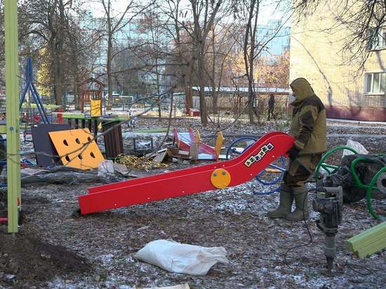 Во дворе на Тельмана, 5 в Тамбове появилась новая детская площадка