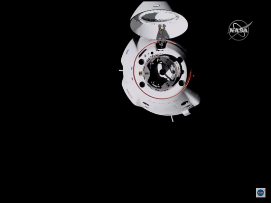 Crew Dragon был запущен с космодрома на мысе Канаверал в 03:27 в понедельник
