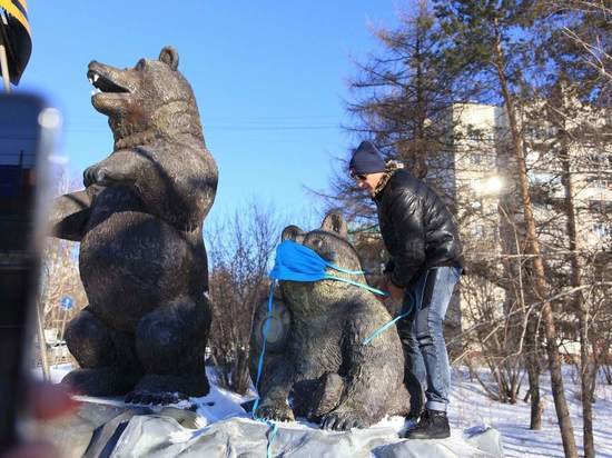 Медведей в Барнауле заставили надеть медицинские маски