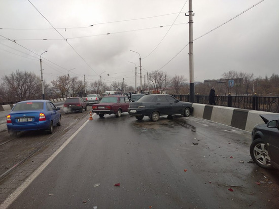 Массовое ДТП в Енакиево: 8 столкновений произошло всего за 30 минут