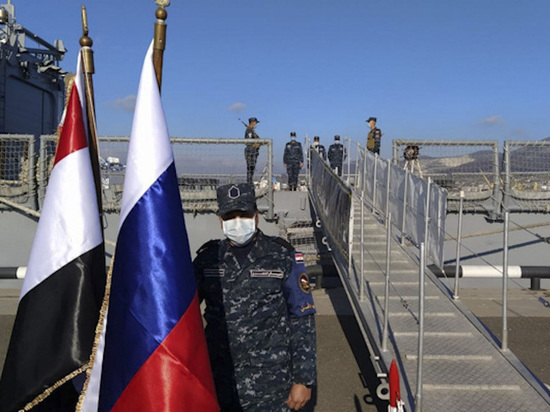 Корабли военно-морских сил Египта впервые зашли в порт Новороссийска