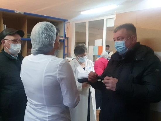 Гурулев проверил оказание медпомощи по COVID в Борзинском районе