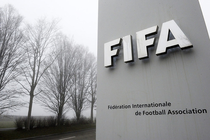 ФИФА сообщает о работе над упрощенным VAR и автоматическим определением офсайда