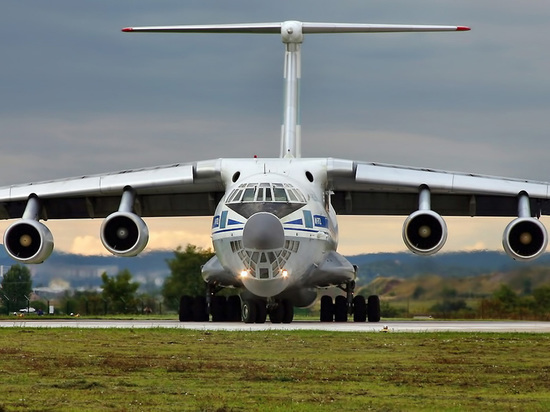 В Тверской области экипажи Ил-76 отработали полеты в условиях метеоминимума