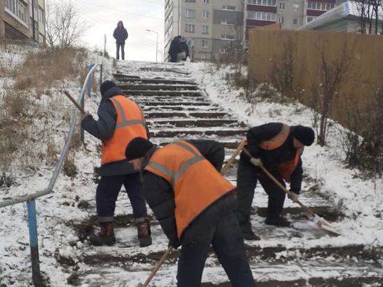 Выпавший снег прибавил работы петрозаводскому комбинату благоустройства