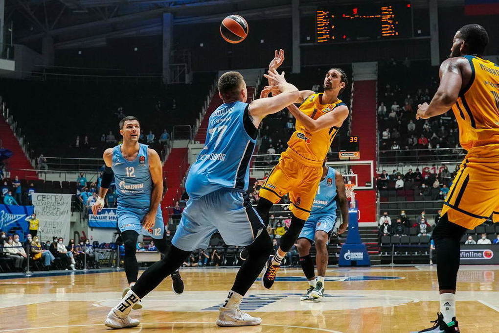 В баскетбольной Евролиге состоялись очередные матчи российских команд