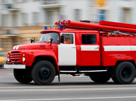 В Хакасии иномарка врезалась в спешащую на вызов пожарную машину