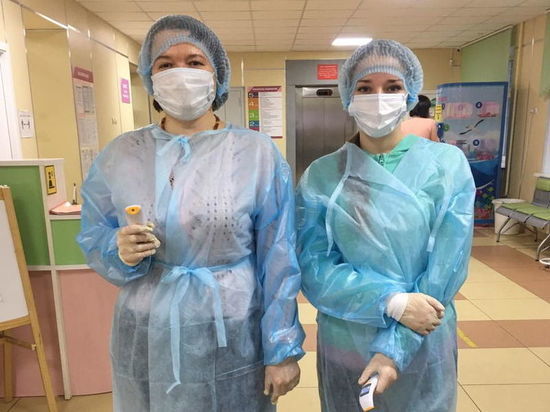 Волонтеры из ММТП помогают мурманским медикам
