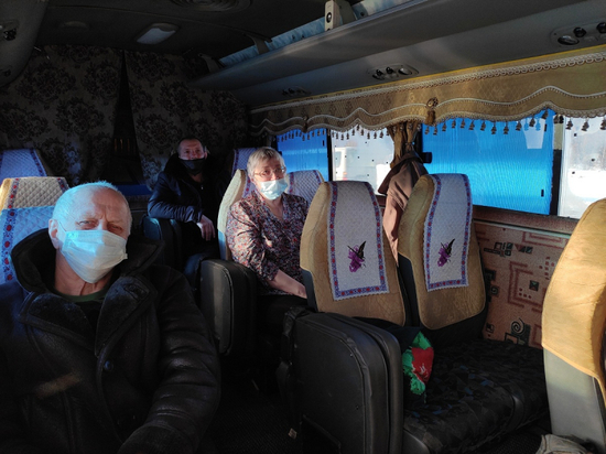 Полицейские Магадана проверяют маски в маршрутках
