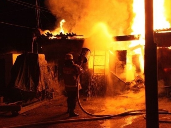 Несколько гаражей горели в Новочеркасске