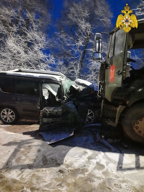 В Калужской области несколько человек пострадали в ДТП с военным "Камазом"