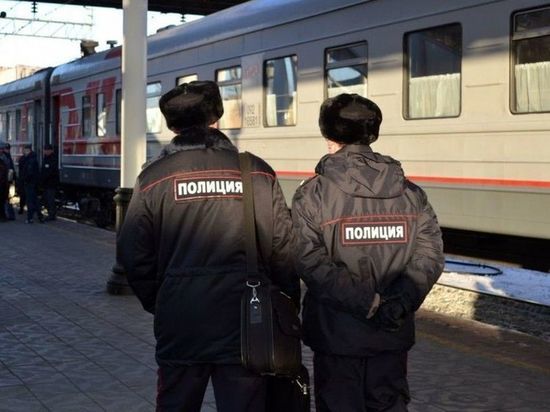 Устроивший дебош в поезде в Тверской области мужчина получил по заслугам