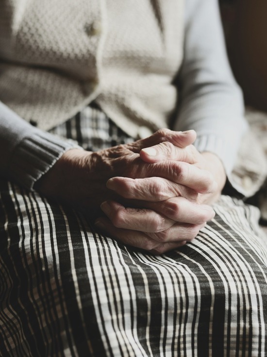 Три молодые смолянки обокрали 91-летнюю старушку