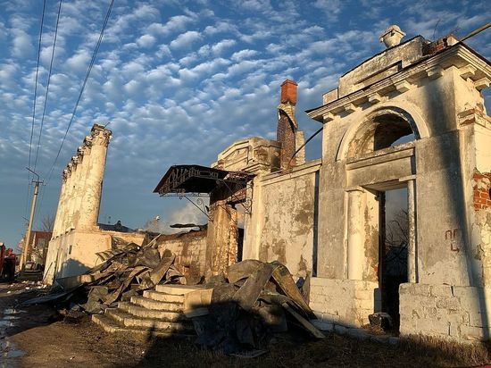 МЧС: пожар в Доме Барковых в Касимове тушили 58 спасателей