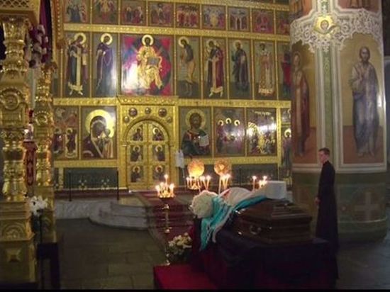В Благовещенском соборе Казани началась всенощная по владыке Феофану