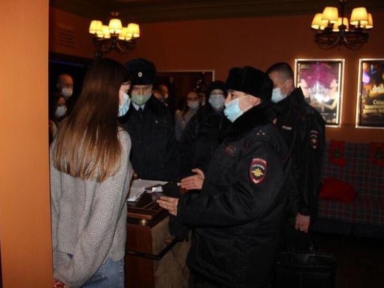В Челябинске полицейские проверили ночные заведения