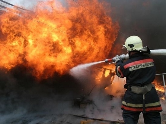 В субботу в Хакасии горели машина, многоэтажка, бани и другие постройки