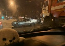 В минувшие выходные, 21 ноября 2020 года, в городе Мурманске, на перекрёстке проспекта Героев-североморцев и улицы Хлобыстова произошло дорожно-транспортное происшествие с участием двух автомобилей