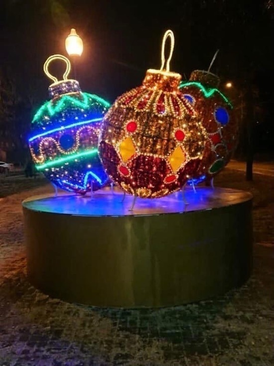 На въезде в Обнинск к Новому году установят шестиметровый шар-атом