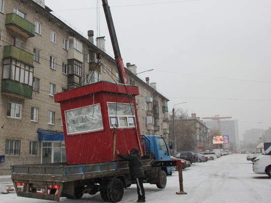  Ларьки убрали на проспекте Ленина в областном центре
