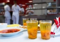 В общеобразовательной школе посёлка Пролетарский городского округа Серпухов качество еды и работа сотрудников были не на высоте.