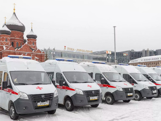 Алексей Дюмин передал региональному ЦМК 39 новых машин скорой помощи