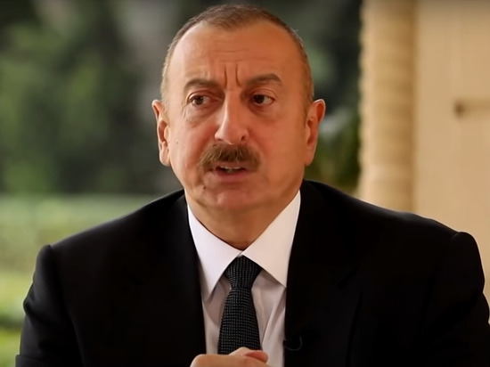 Появилось видео, как Алиев проехался на бронемашине по Нагорному Карабаху