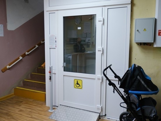 В Астрахани появился уникальный лифт для инвалидов