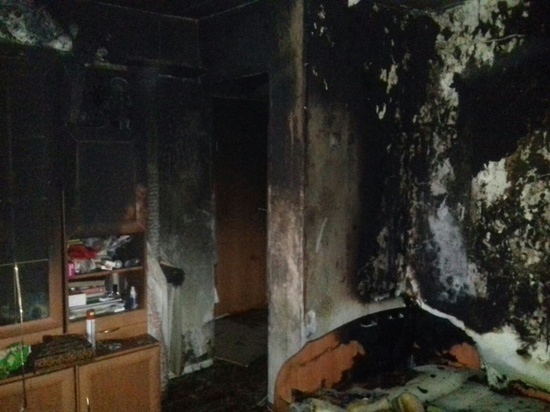 Пожарные потушили горящий частный дом в Чернышевске за 10 минут