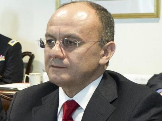В Баку объявили в международный розыск экс-министра обороны Армении