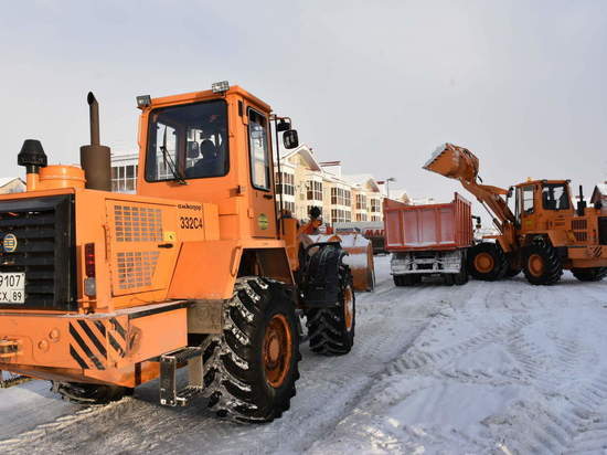 Улицы Губкинского чистит от снега новая техника