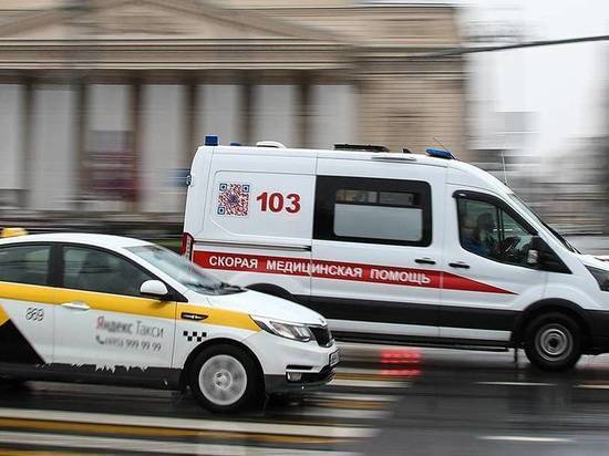 «Единая Россия» предложила сделать бесплатными звонки в ковид-центры и обеспечить специальные тарифы в такси для врачей