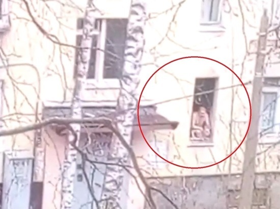 "Детский визг на весь двор": появилось видео захвата заложников в Колпино