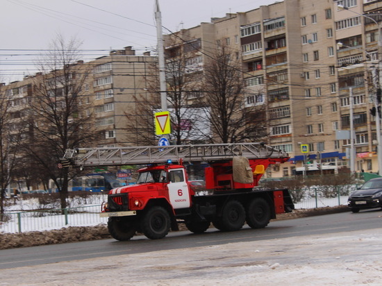 В Чебоксарах в подвале пятиэтажного дома произошел пожар