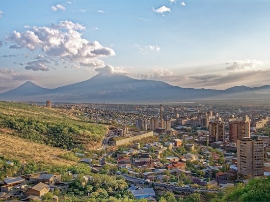 Половина членов правительства Армении подали в отставку