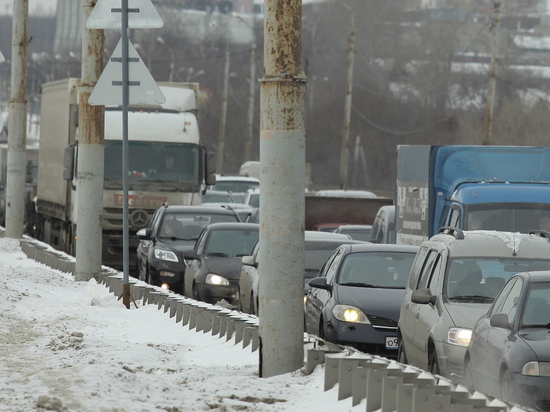 Два ДТП зафиксированы вечером на подъездах к Мызинском мосту