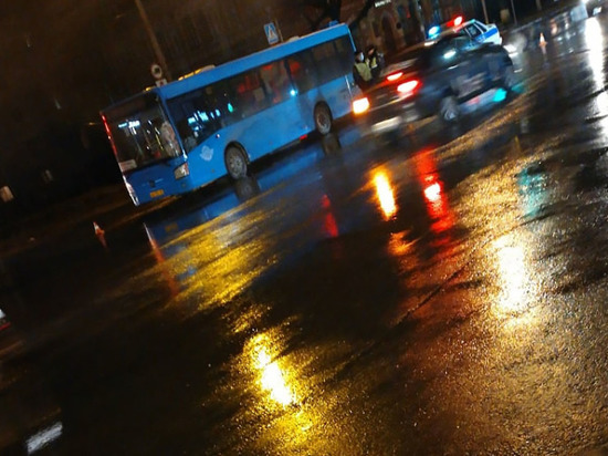 В Брянске возле ТРЦ «Бум-сити» автобус сбил человека