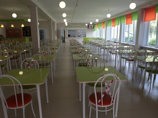 Красноярских учеников на дистанте пригласили обедать в школы или отказаться от питания