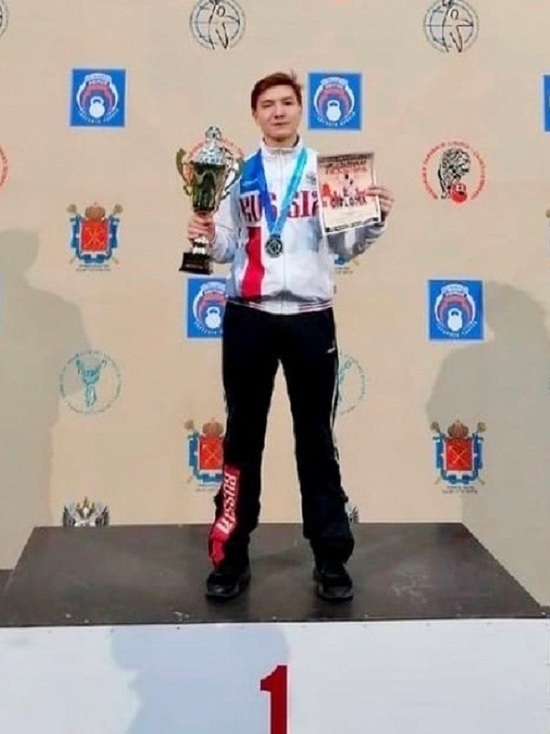 Силач из ЯНАО завоевал золотую и две серебряные медали на первенстве мира