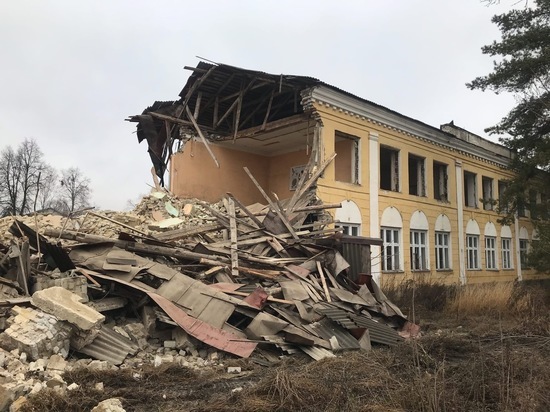 В Сасове Рязанской области начали сносить старое здание школы