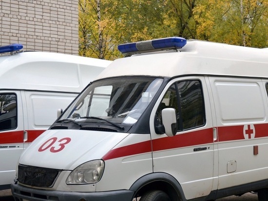 В Феодосии вандал без причины разбил стекло в машине "скорой помощи"