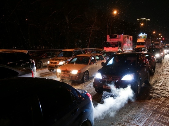 Где в Новосибирске образовались автомобильные пробки утром 26 ноября