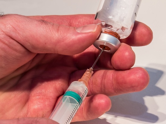Применение вакцин от коронавируса могут одобрить уже в декабре
